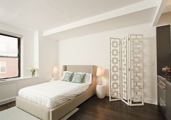 3rd image of 666 W End Ave #4