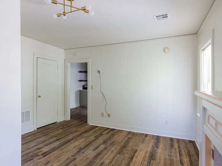426 NW 25th St #8 — Photo 5