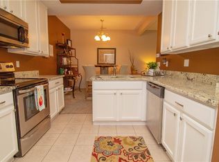 1117 S 52nd St UNIT 1706, West Des Moines, IA 50265
