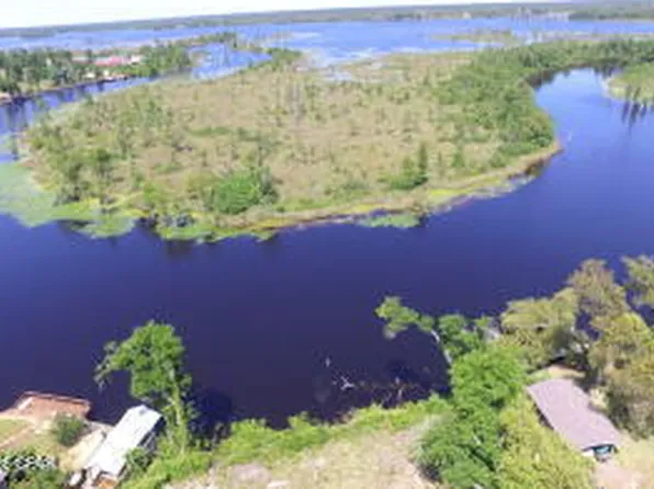 9523 Indian Bluff Resort Ln, Youngstown, FL 32466