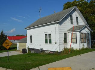 190 W State St, Iola, WI 54945