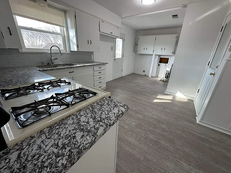 3603 Briscoe St — Photo 5