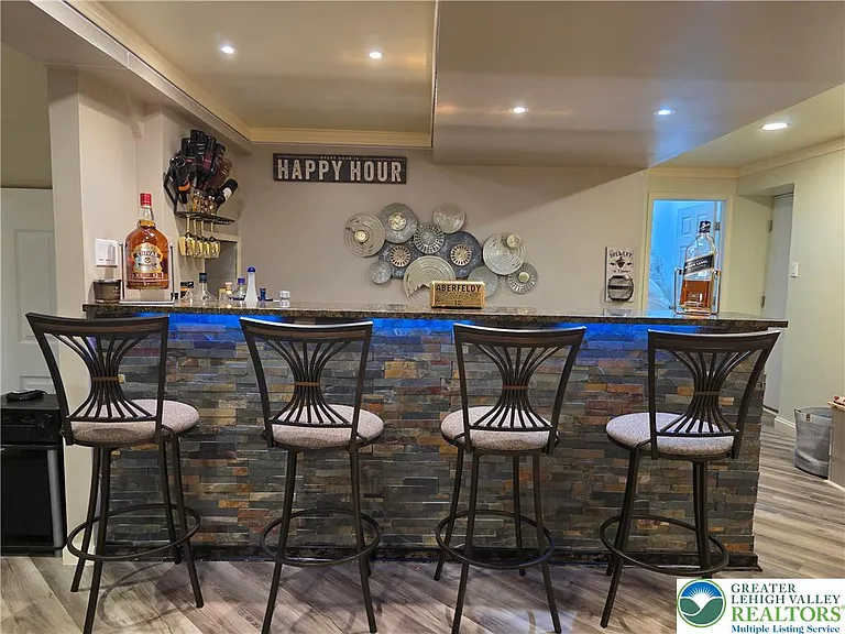1052 Kingston Ln — Photo 31
