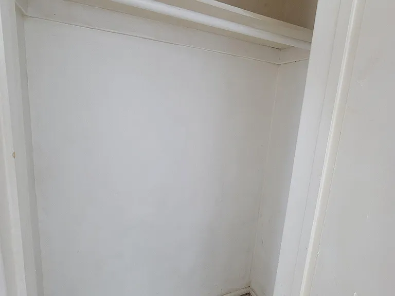 875 N Hoover St — Photo 7
