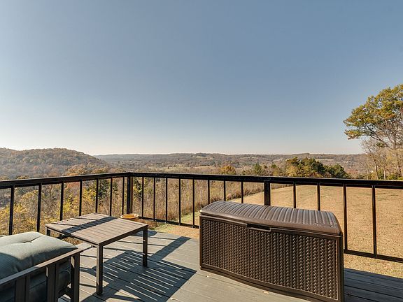 24th image of 327 Stoneybrook Rd