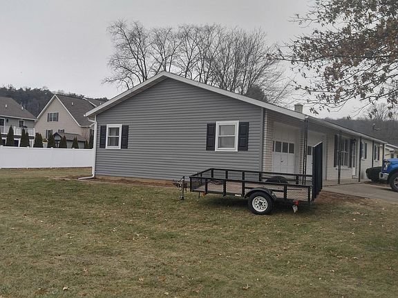 Large side yard