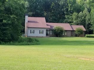 103 Old Woodlawn Rd, Greenwood, SC 29646