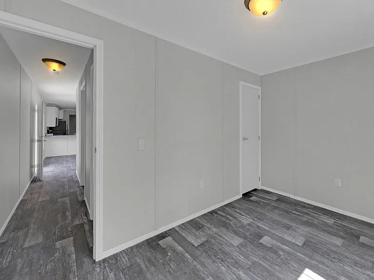 241 E Laurel Ln — Photo 13