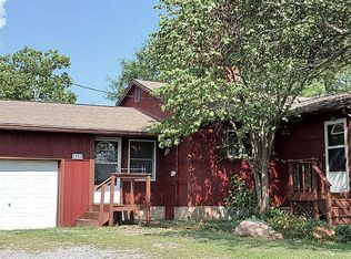 2350 Dogwood Rd, Carbondale, IL 62902