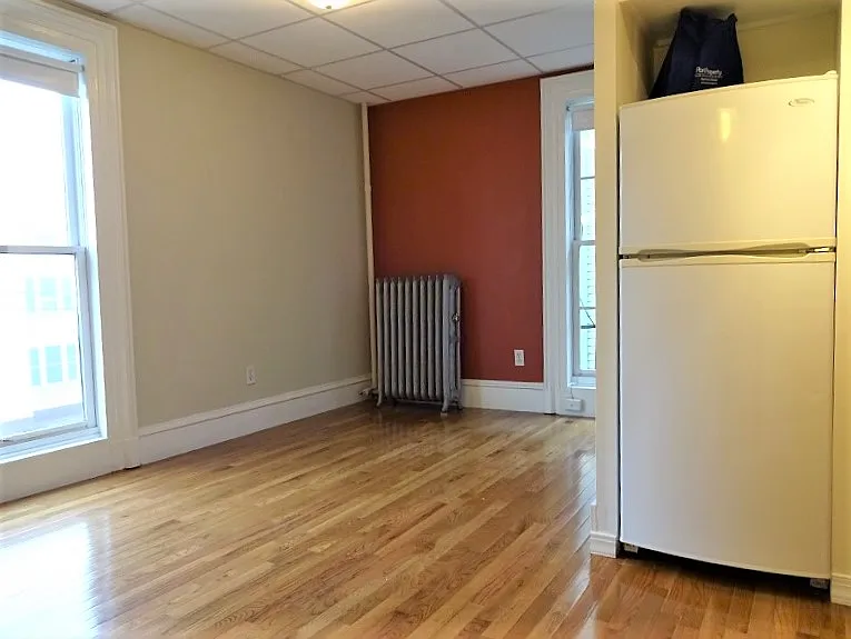 77 Danforth St #5 — Photo 5