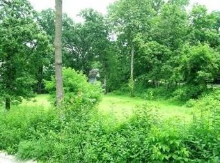 651 Plumtree Rd, Glen Ellyn, IL 60137