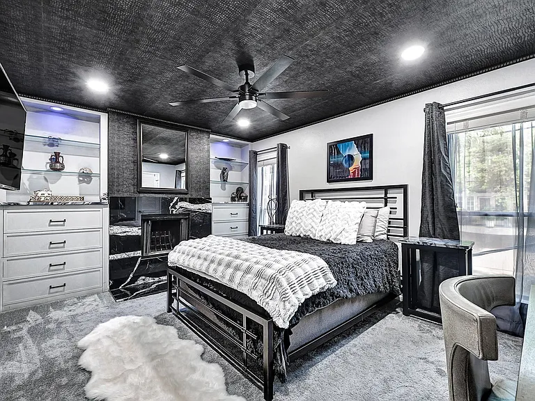 2100 Commonwealth St #S — Photo 12