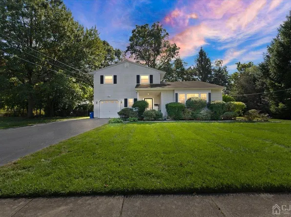 115 Janice Dr, Spotswood, NJ 08884