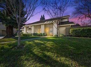 2050 Promontory Point Ln, Gold River, CA 95670