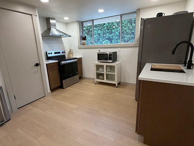 N 61st Ave — Photo 12