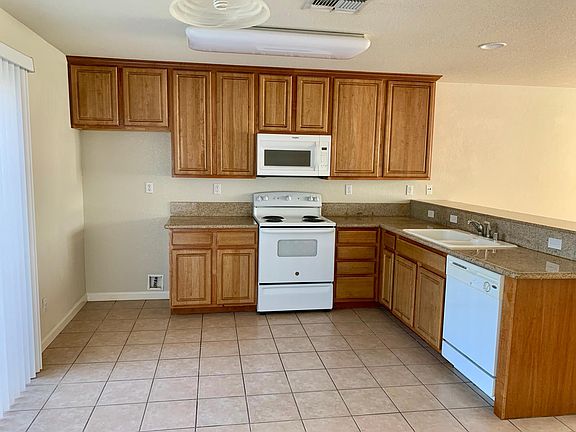 5th image of 1576 Emily Ct