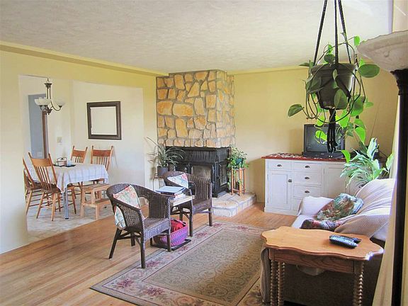 2nd image of 337 W Hoerner Ave