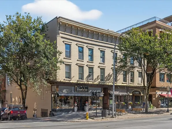 432 Broadway APT 25, Saratoga Springs, NY 12866