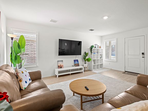 4th image of 3032 Ashbrook Ln