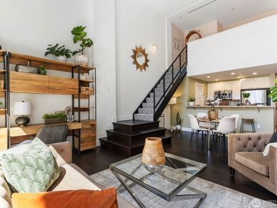 2607 Western Ave, Seattle, WA, 98121