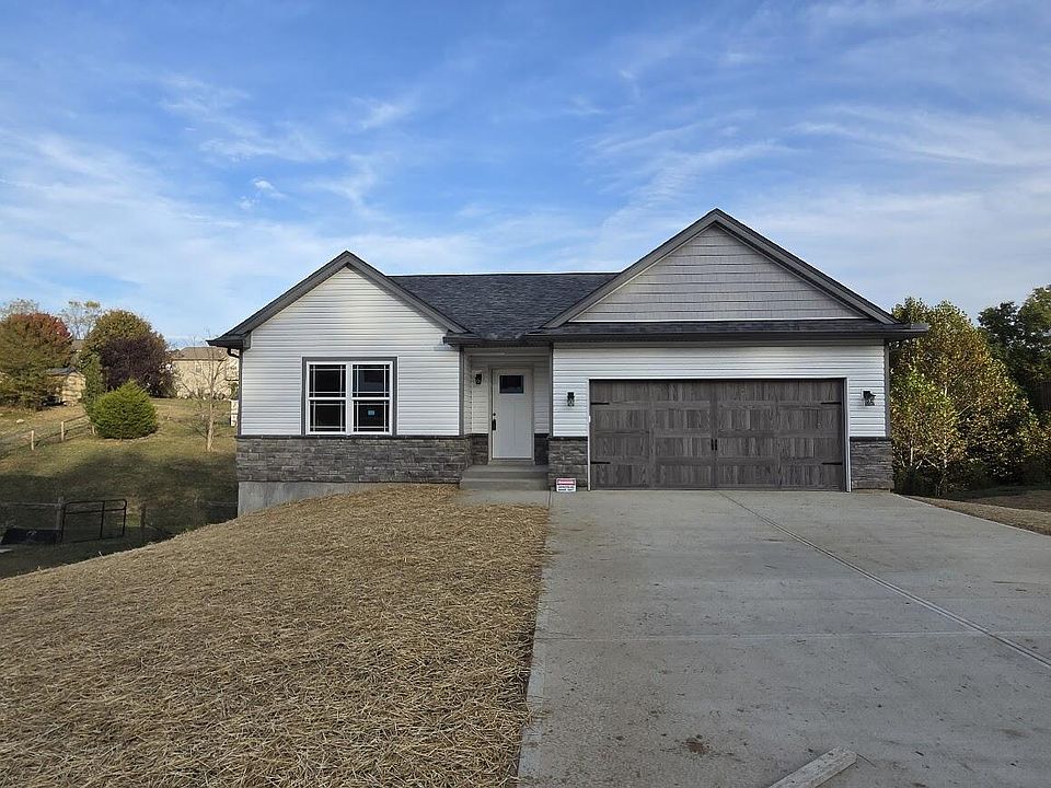 1st image of 467 Eagle Creek Dr