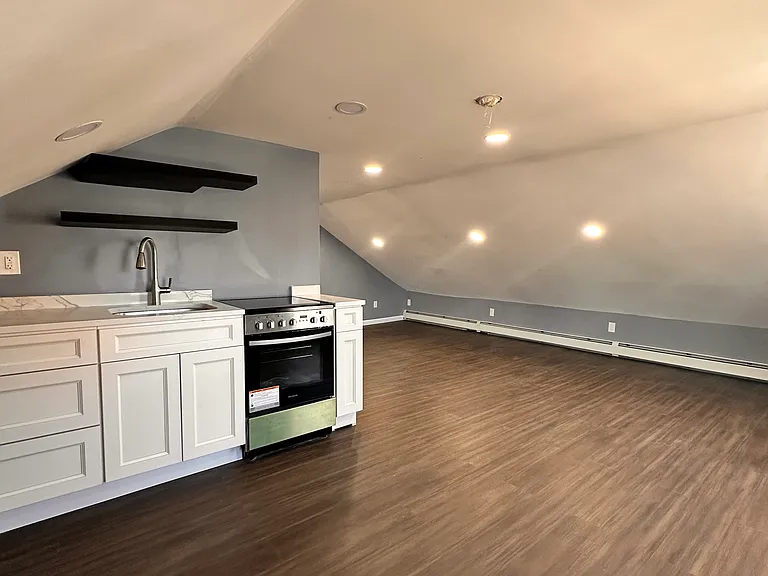 27 Mulberry St #3 — Photo 2