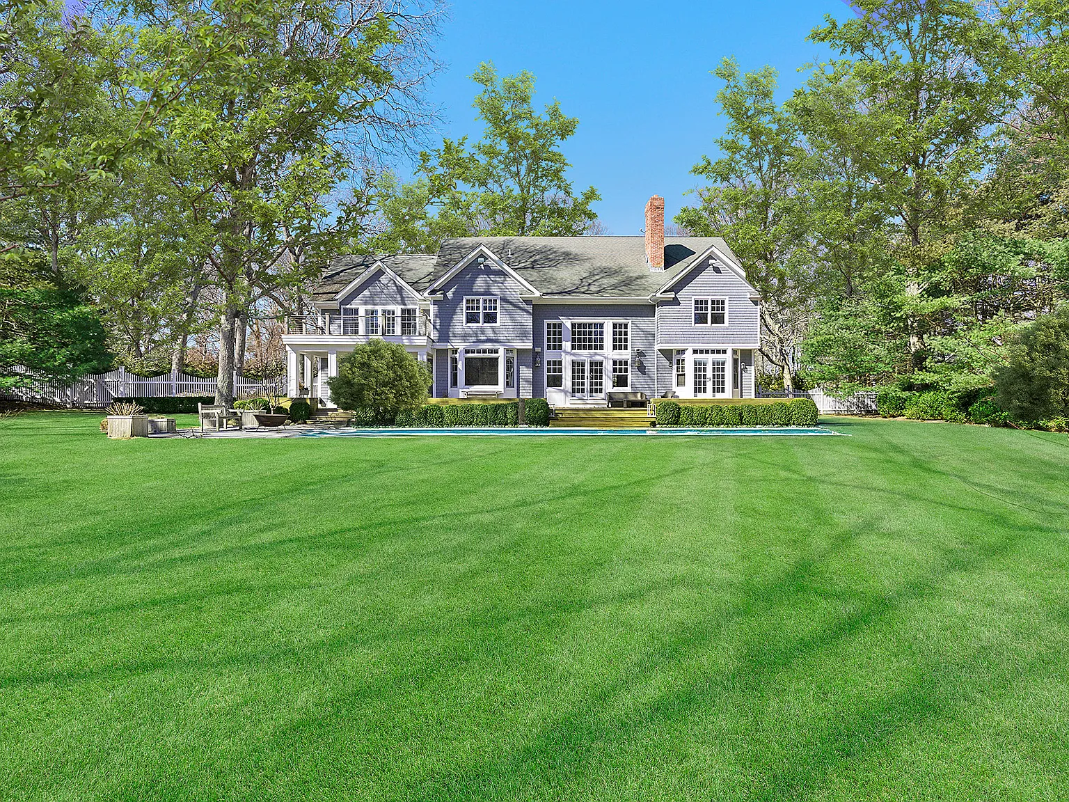 North Haven Waterfront Community Perfect Summer Retreat — Photo 1
