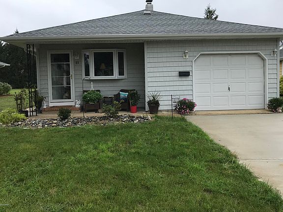 2nd image of 85 Guadeloupe Dr