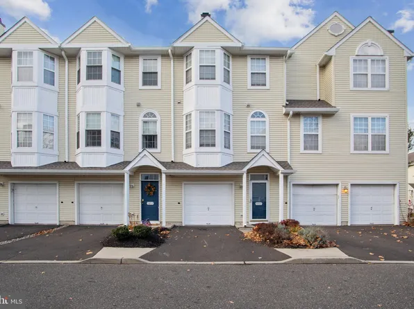 9202 Wrensong Ct, Palmyra, NJ 08065