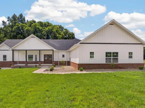 107 Stone Crest Dr, Bedford, IN 47421