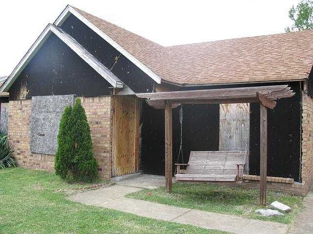 1st image of 3860 Warrington Dr