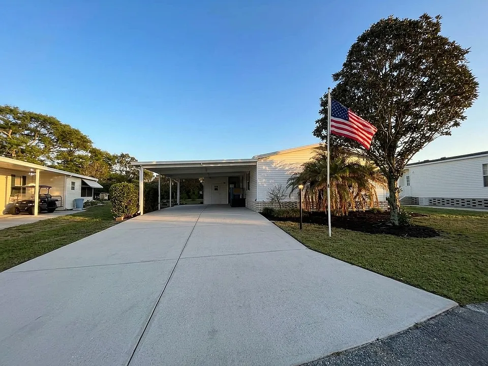 5320 Laurel Oak Dr