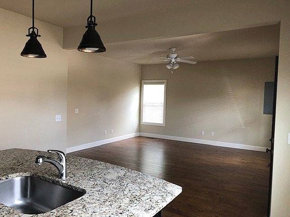 3rd image of 638 Cooper Sq