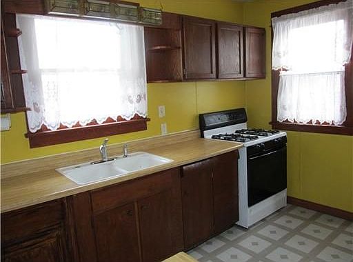 1st image of 1614 Leer St
