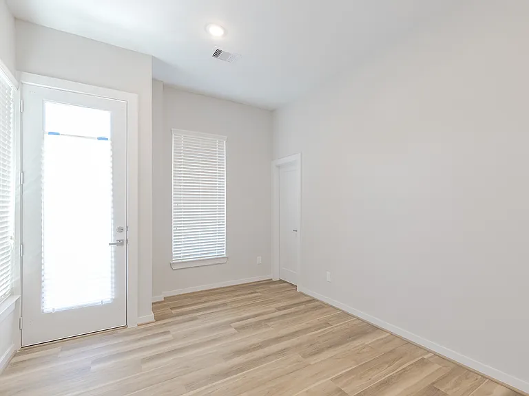5811 Fairdale Ln — Photo 14