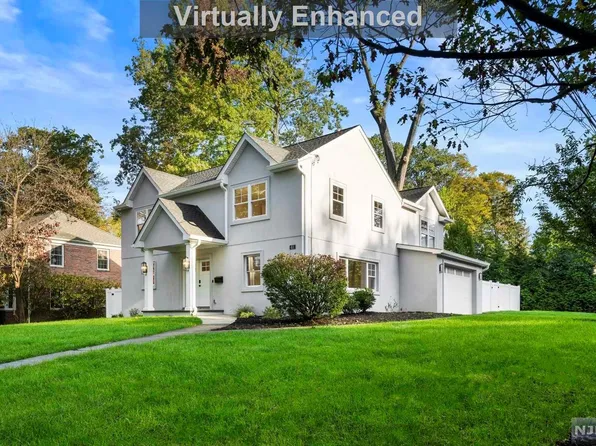 61 Howard Park Dr, Tenafly, NJ 07670