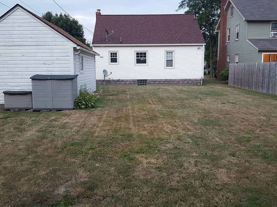 2nd image of 234 Hazelwood Ave SE