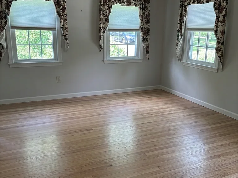 20 Godman Rd — Photo 15
