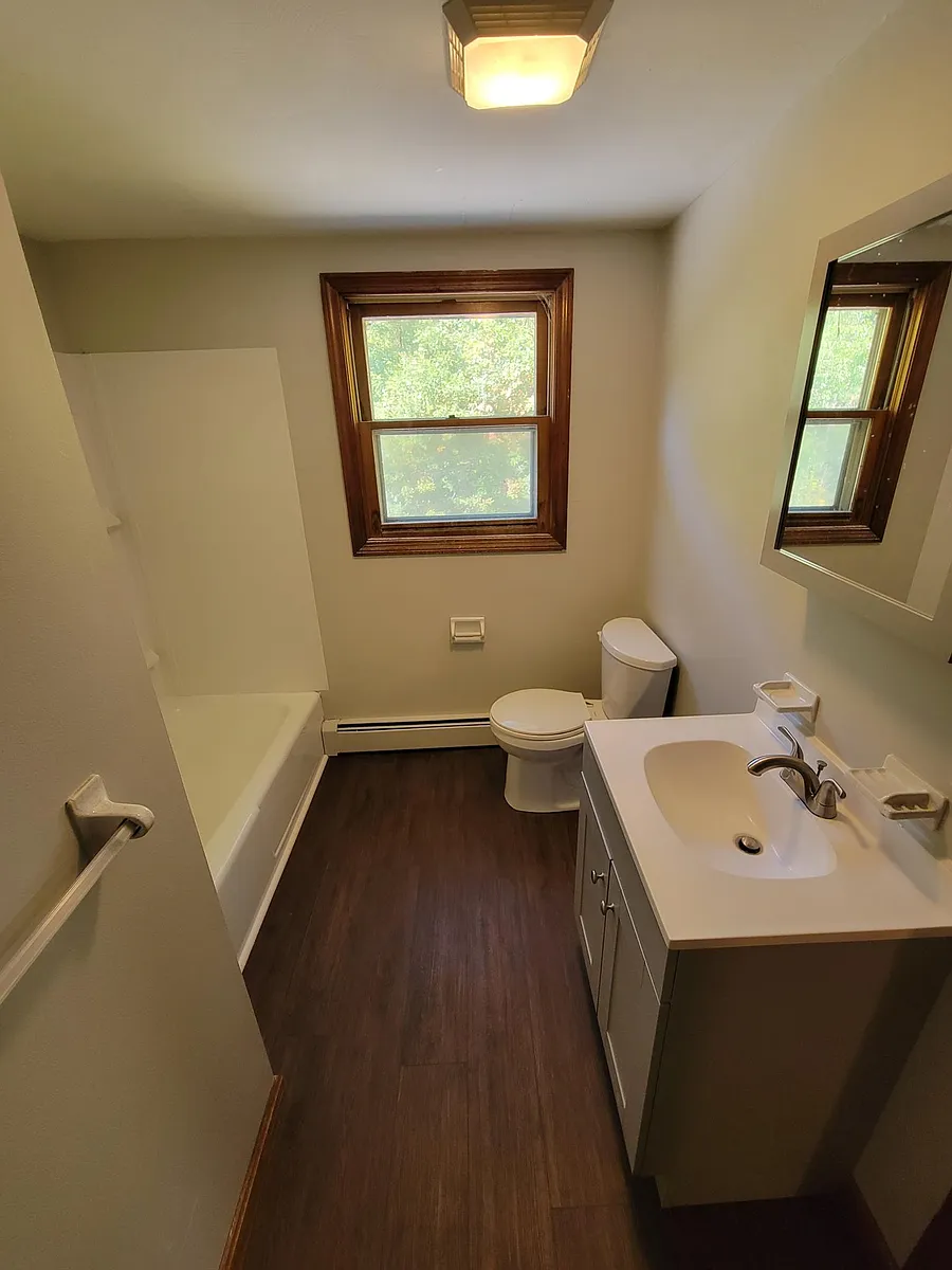 Building Photo - 18 Cady St #C