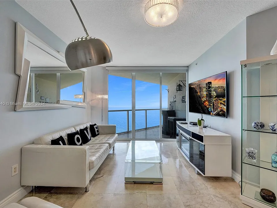 16699 Collins Ave #4106