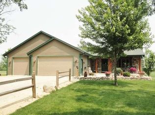 N4594 Arrowhead Trl, Juneau, WI 53039