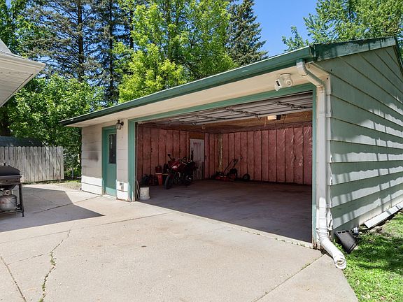 4th image of 322 E Tyrone St