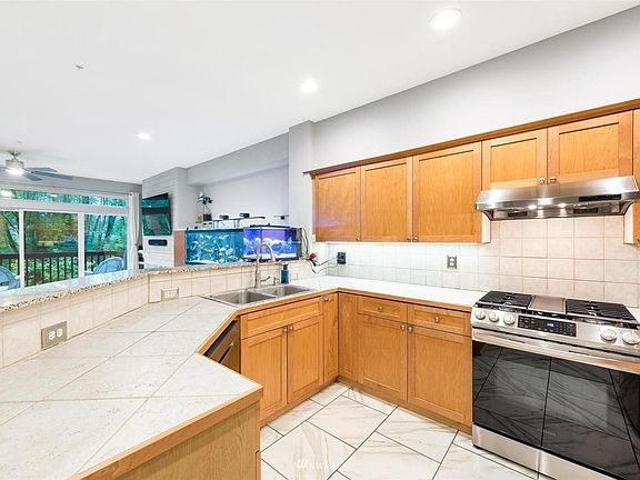 3rd image of 9217 122nd Ct NE #7