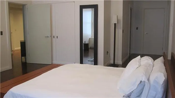 Rented by R New York | media 30