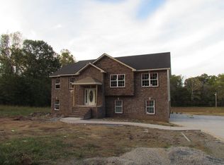 2 Louise Crk, Cunningham, TN 37052