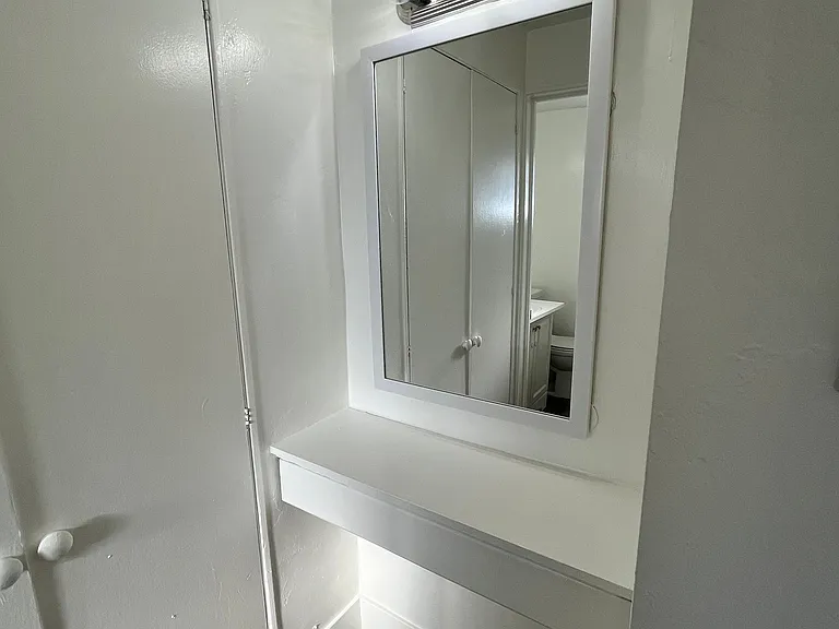 15-33 N Longfellow Ave #23 — Photo 7