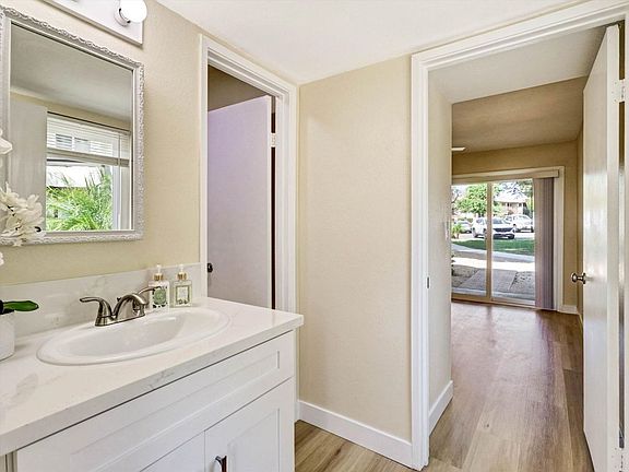 5th image of 64281 Spyglass Ave Unit 29