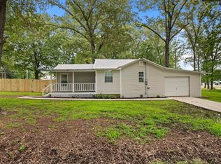 114 W Side Rd, Judsonia, AR 72081