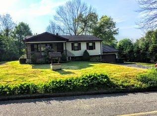 8 Bronson Rd, Prospect, CT 06712