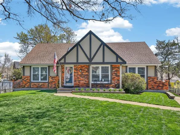 412 S Normandy Dr, Olathe, KS 66061